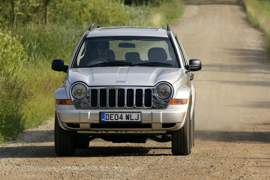  Jeep Cherokee 2002 года  (фото 23 из 130)
